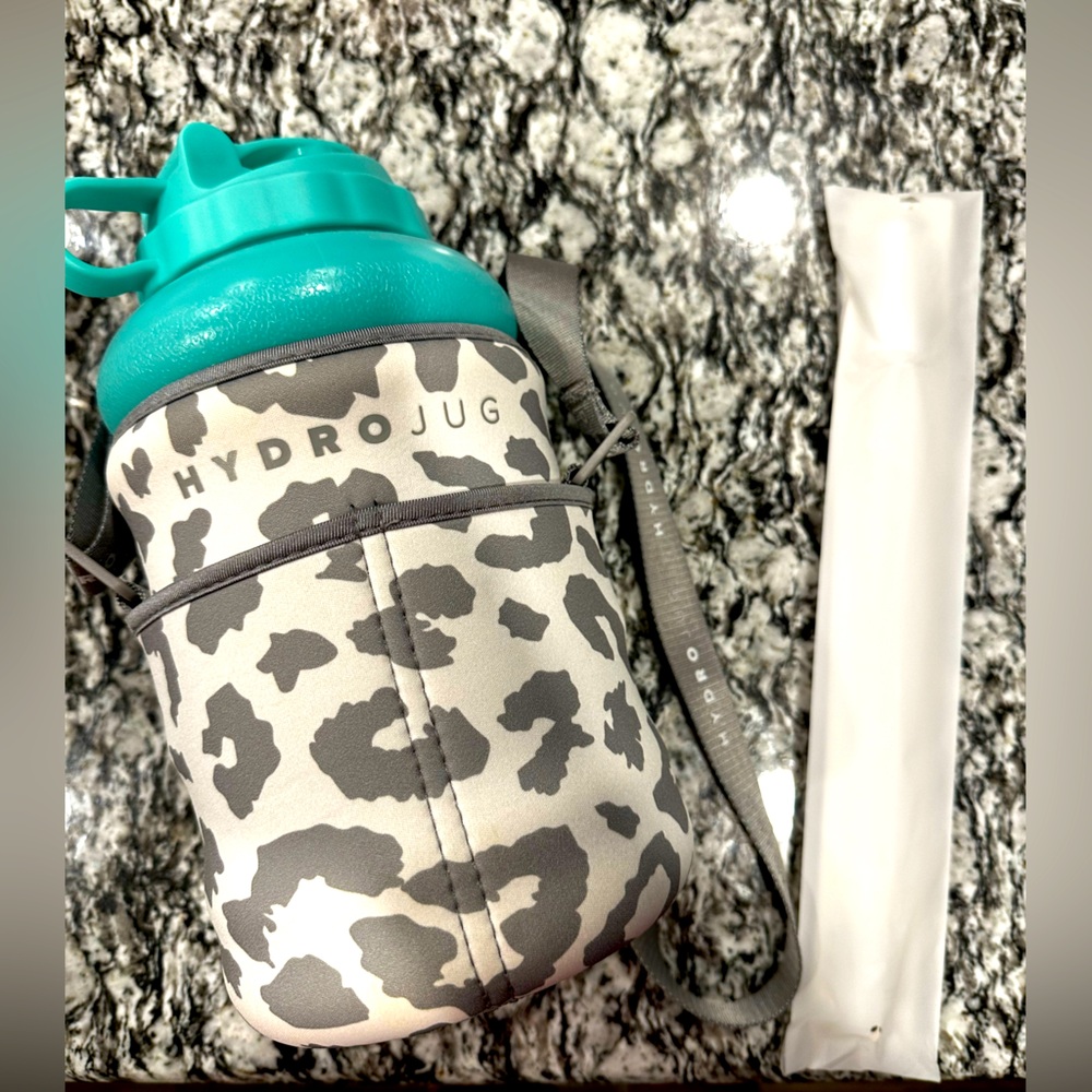 Hydrojug Plastic 73 Oz Bottle + Cover & Carrying Case w Pocket & Brand New Straw